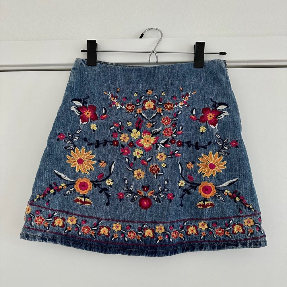 Harper Heritage Embroidered Denim Mini Skirt - SIZE S
